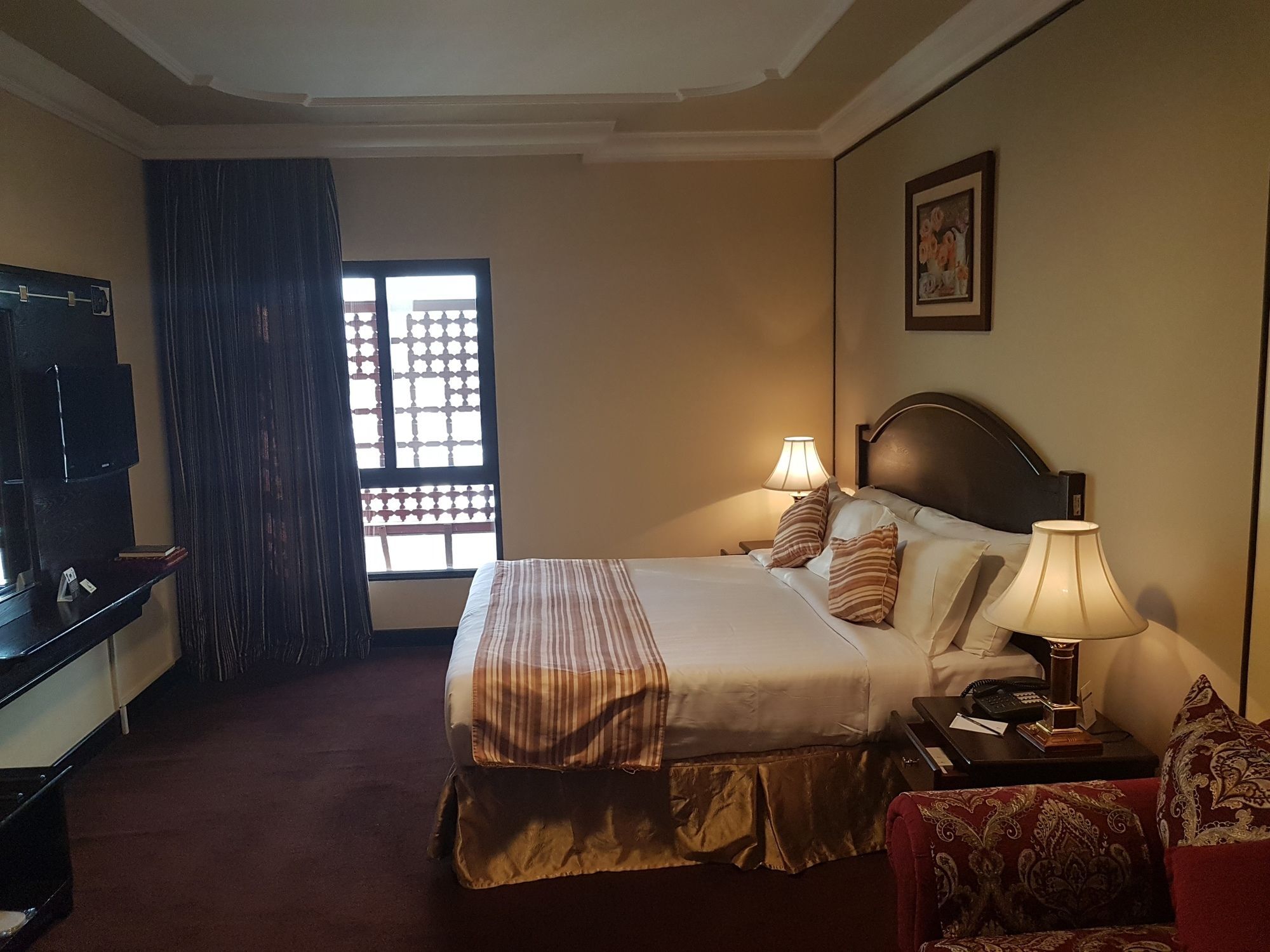 Taiba Suites Madinah Medina Kültér fotó A room at the hotel